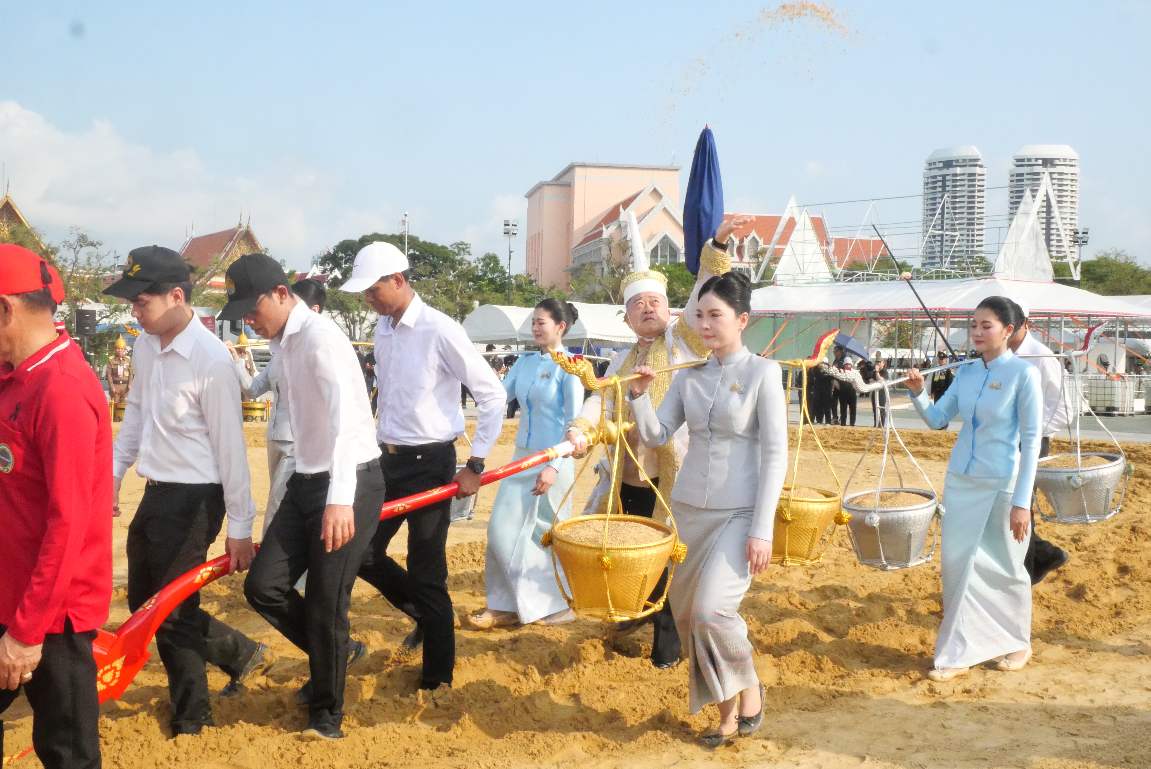 title - ส.ป.ก. ร่วมซ้อมย่อย ครั้งที่ 1 พระราชพิธีพืชมงคลจรดพระนังคัลแรกนาขวัญ ประจำปีพุทธศักราช 2569 